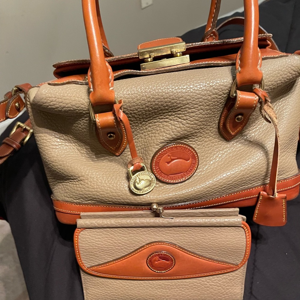 Dooney & Bourke Bag & Wallet (Taupe)